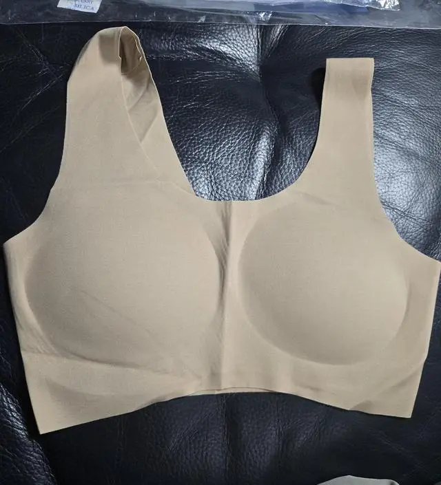 초5인데 사이즈 잘맞아여 ~~스킨색깔도 이쁘네여
