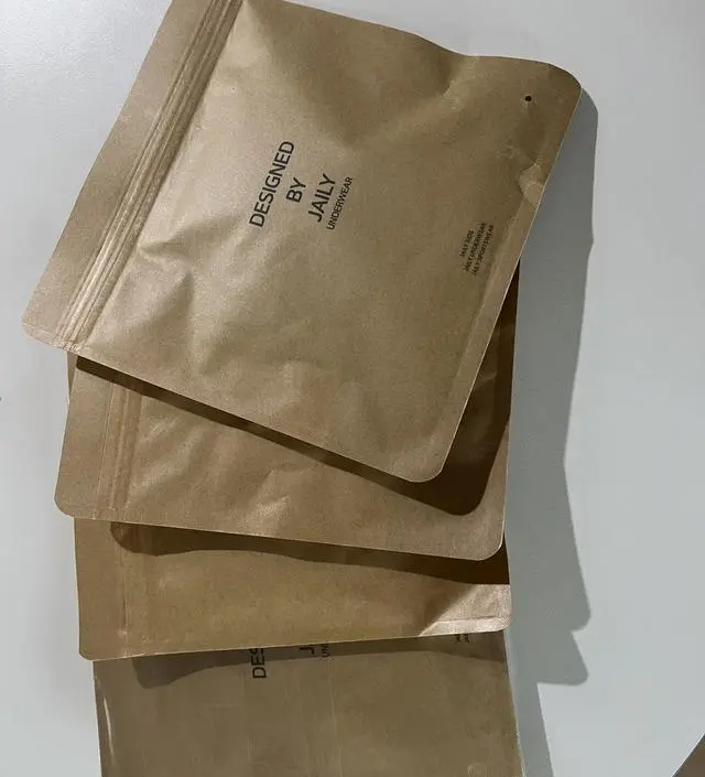 첫 속옷을 마트에서 급하게 사 입히고, 여름이 지나 겨울이 되가니 쪼금 톡톡하면서도 