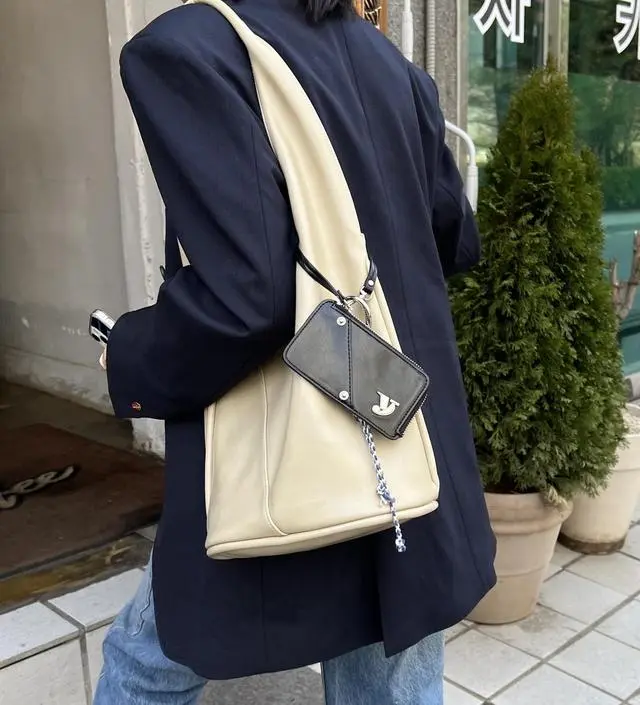 ショルダーバッグ・ポシェット YEOMIM cylinder bag rouge Yeomim Cylinder Bag (Rouge) including shipping #여밈,#실린더