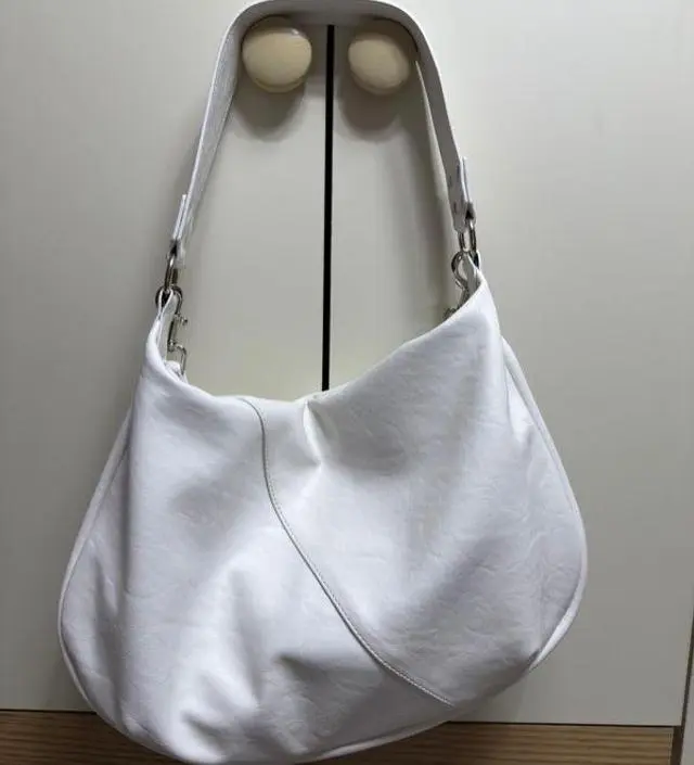 YEOMIM X ユイジョン】ハーフムーンバッグハーフムーンバッグ YEOMIM X ユイジョン】ハーフムーンバッグハーフムーンバッグ