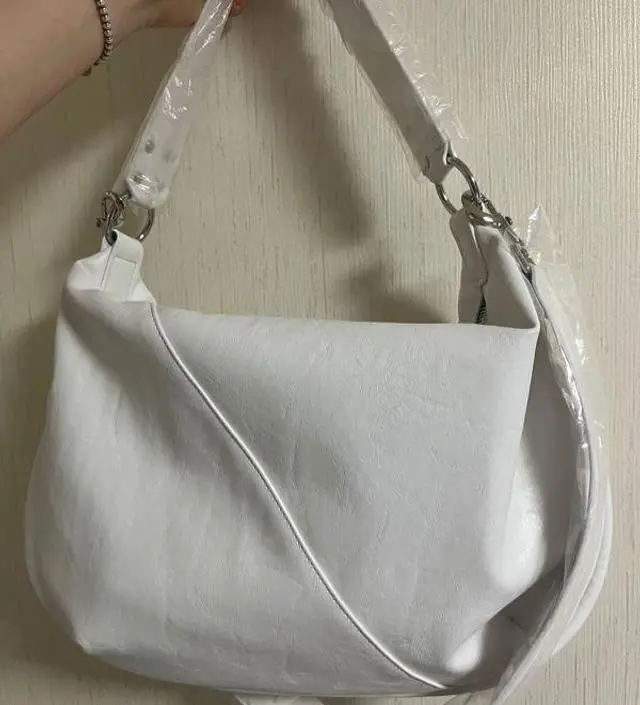 YEOMIM X ユイジョン】ハーフムーンバッグハーフムーンバッグ YEOMIM X ユイジョン】ハーフムーンバッグハーフムーンバッグ