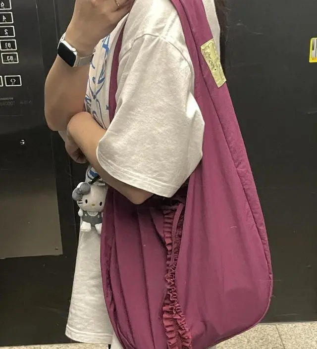 ★YEOMIM★ frill hobo bag (orchid) frill hobo bag (orchid) - 감도 깊은 취향 셀렉트샵 29CM