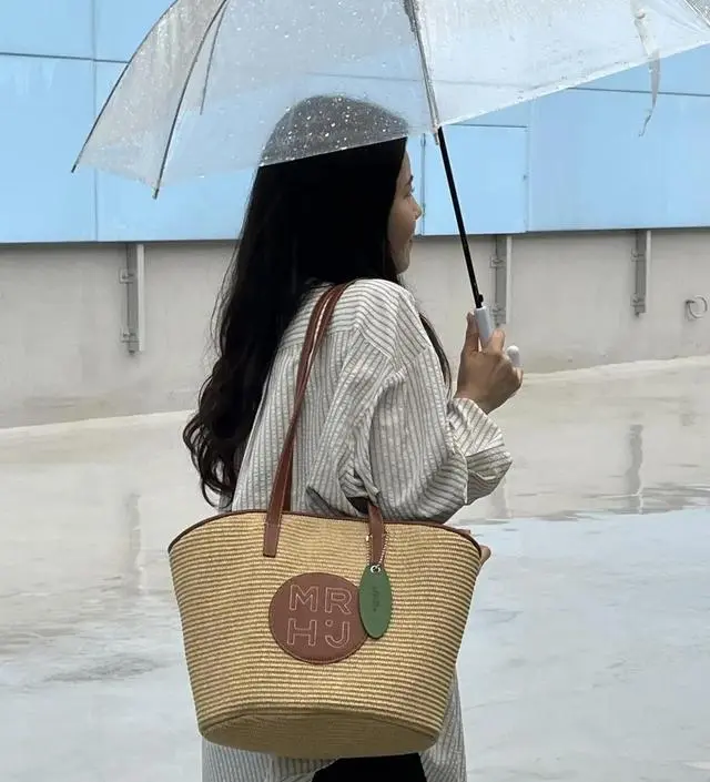 REVIEW - MARHEN.J