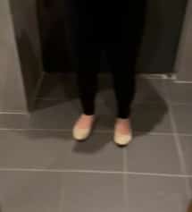 키작은맘으로 했는데도 길이가 좀 남네요ㅎㅎㅎ 근데 사이즈 진짜 넉넉하고 허리부터 발