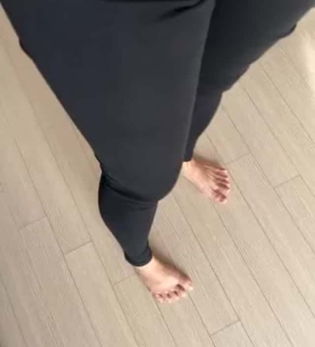 레깅스 진짜 리얼로 너무 편해요 지금 가을날씨에 입기 좋고 겨울에는 아무래도 기모를