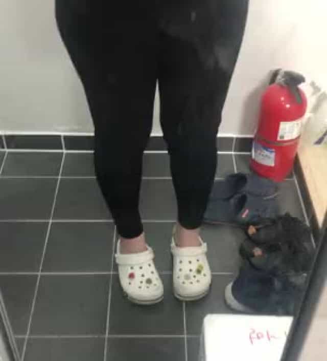 27주고 배가 큰편인데 넘 편해요 만삭까지 잘 입을 것 같아요 배 부분이 길어서 다 덮어