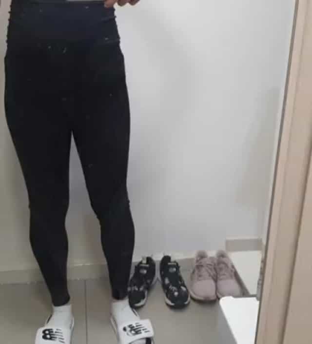 배부분이 심리스로 되어있어서 굉장히 편해요. 레깅스 길이는 꽤 넉넉한 편이라 165인데