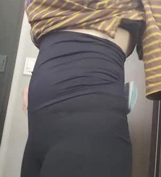 지난번에 L로 주문했더니 아직 좀 커서 이번엔 M으로 더 쫀쫀한걸로 주문했는데, 예상과