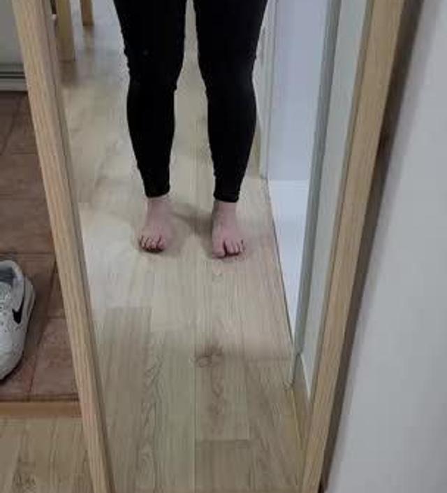 얇고 부드러워서 날씨 따뜻한 날 입기 좋아요
