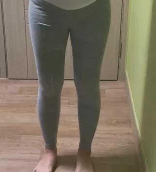 기존에 입던 레깅스가 겨울용이라 조금 얇은 것 찾다가 주문했는데 간절기에 딱이에요
