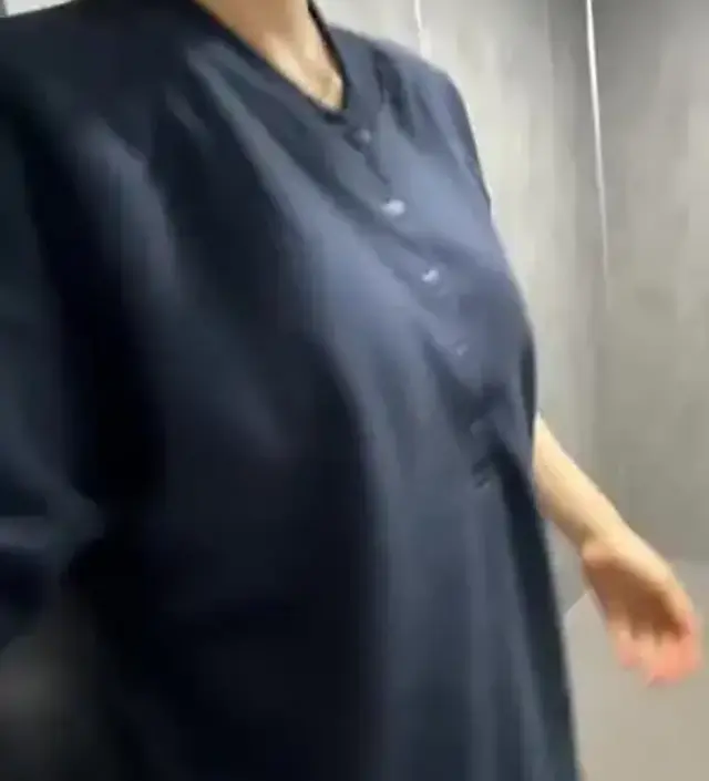 도톰해서 가을 겨울 입기 좋아요
