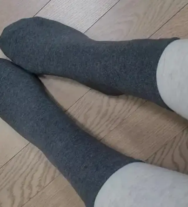 길이감이 조금 길었으면 좋았을 것 같다는 아쉬움이 있지만 발목 조임이 없어서 편해요