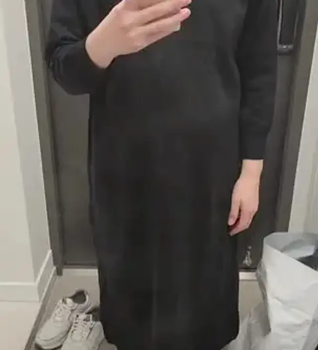 베이지색 사고 만족스러워서 검은색으로 재주문했어요. 제가 팔이 긴 편이라 소매가 약