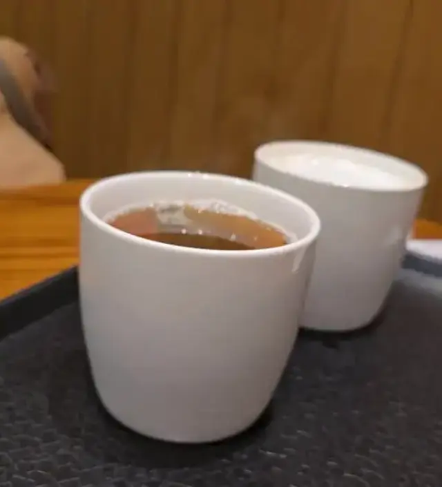 부직포 느낌에 널널한 품 
