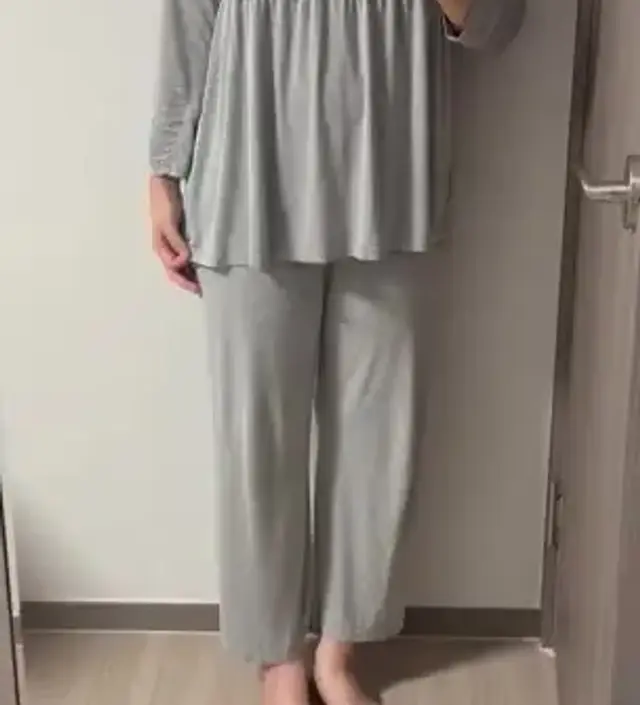 너무 편해서 재구매합니다~ 앞 단추가 있어 수유할때 편하고 감촉이 좋아요