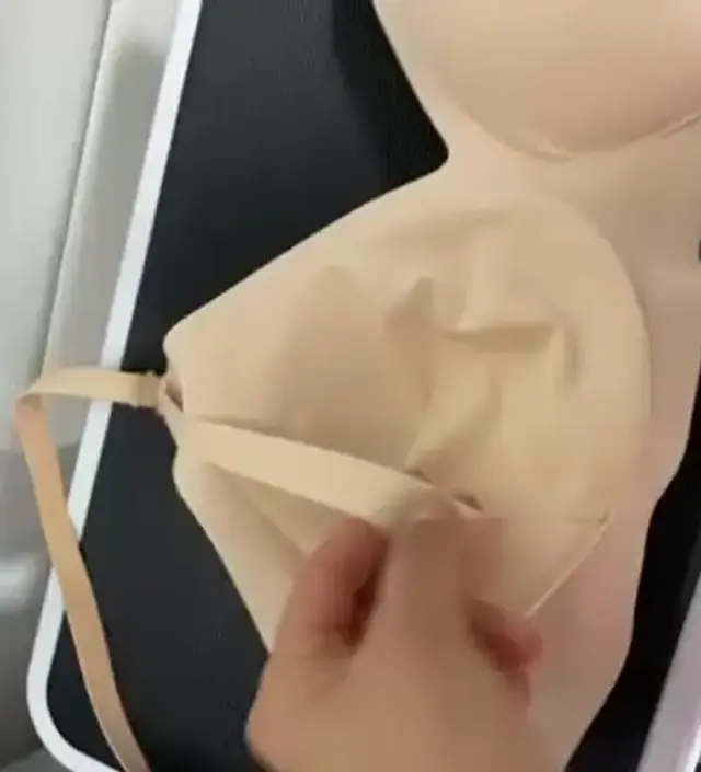 브라가 퀄리티가 기대 이상으로 좋았고 색감도 예쁩니다. 수유 후에 나중에 그냥 써도 