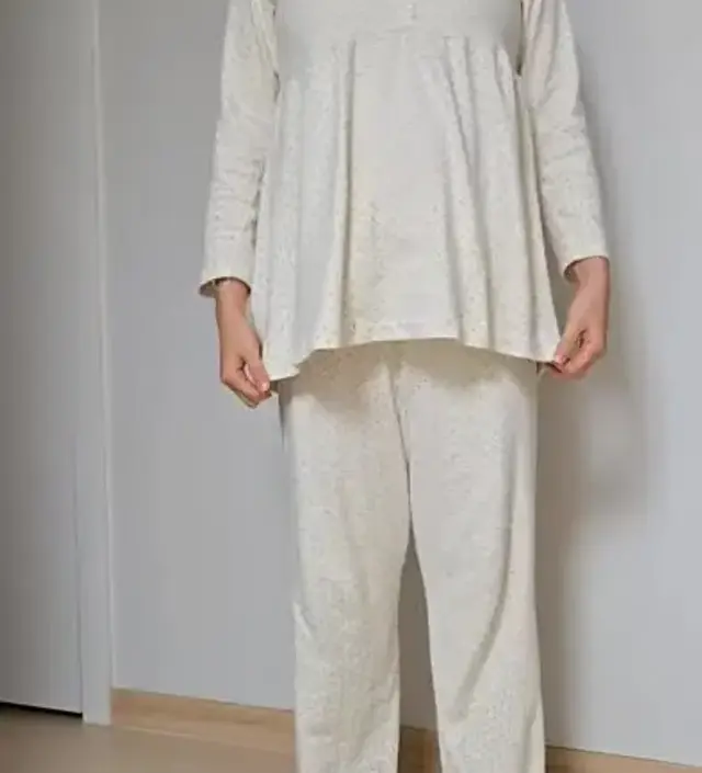 소재가 좋고 배부분이 편해서 잘입고 있어요~ 
