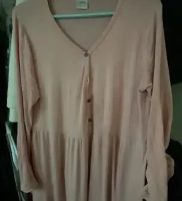 색깔도 이쁘고 집에서 수유할때 입는데 몇개 더사고싶어요
