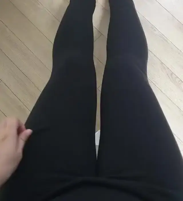 소임에서 산 기모레깅스 너무 잘 입고 있는데 양말 없는 버전도 사고 싶어서 고르고 골