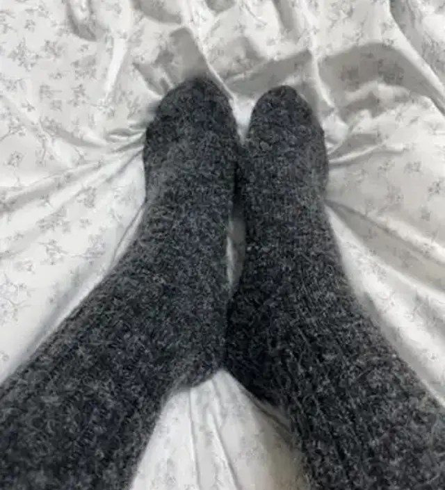 발목 길이도 적당하고 두툼하고 따뜻합니다^^
