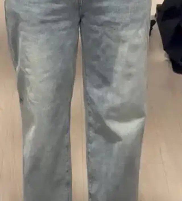 임신해서 바지가 다 안맞는데 청바지 입고파서 샀어요 이쁘고 임산부 티 안나서 조아욤