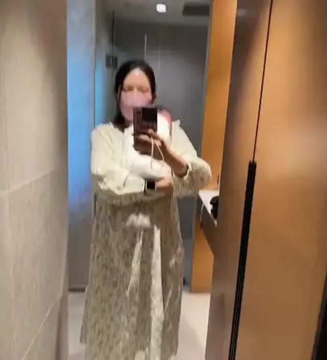 출산하고 조리원에서 수유할때 예쁘게 편하게 잘 입었어요
