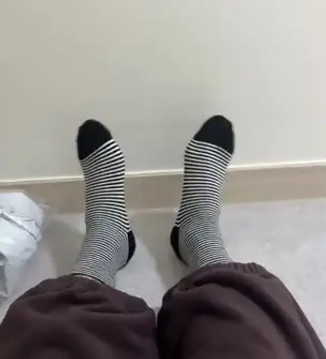 발이 보통보다 좀 큰 편인데 사이즈 잘 맞아요
