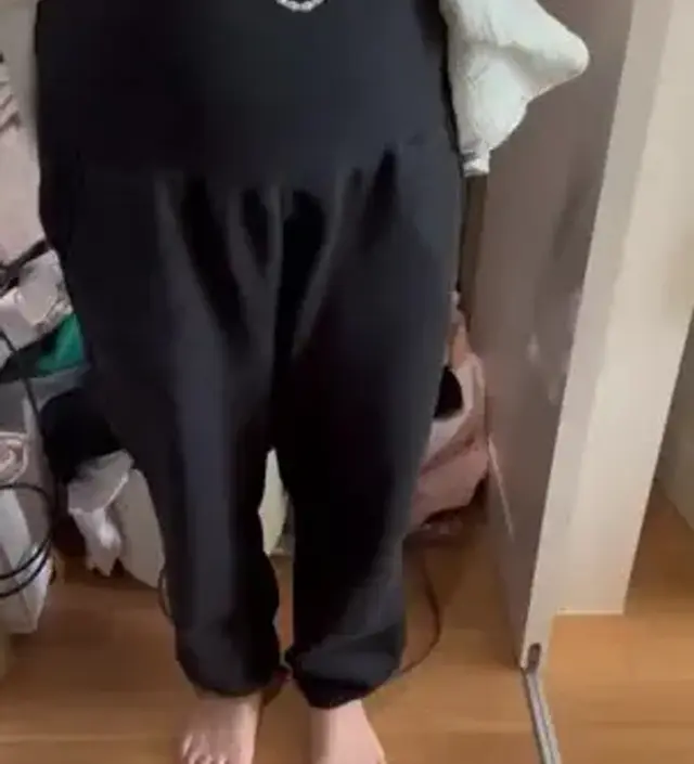 부드럽고 먼지가 잘붙긴하나 넘 따뜻하고 편해요
