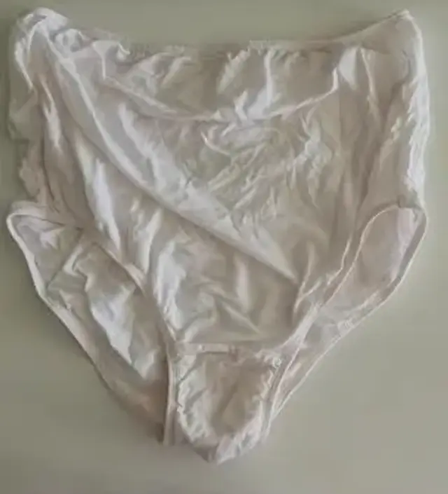 전에 구매해서 입어보고 배도가려지고 너무 편안해서 재구매 했어요ㅎㅎ 계속 판매해주