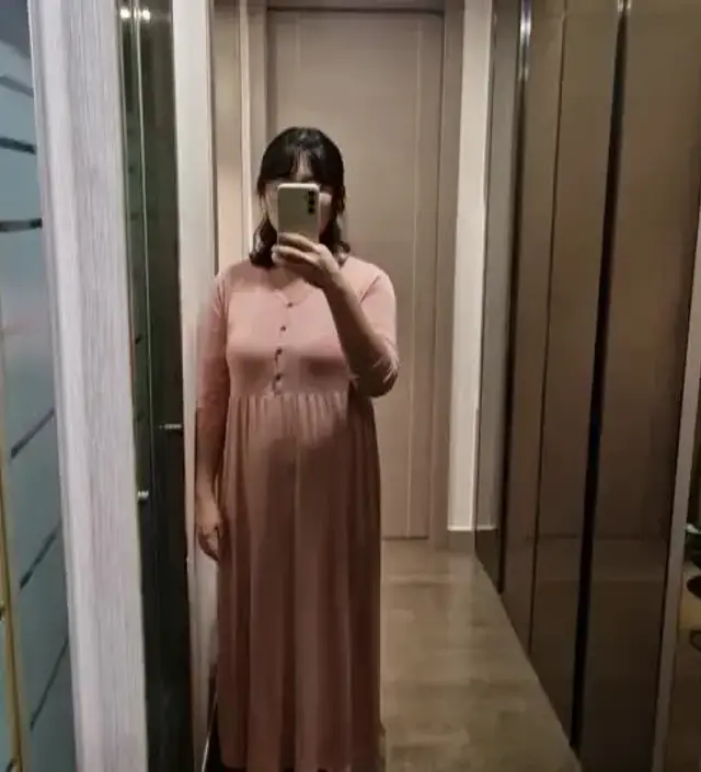 편안한데 좀얇아요ㅎ 재질이 아주 좋은거같진않고 집에서 막입기좋아요(남편이 아줌마같