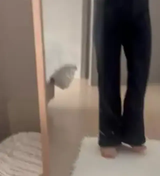 첫 구매템중 가장 만족하는 제품이에요!! 배부분 정말 넉넉하고 기모도 따뜻한데 편해요