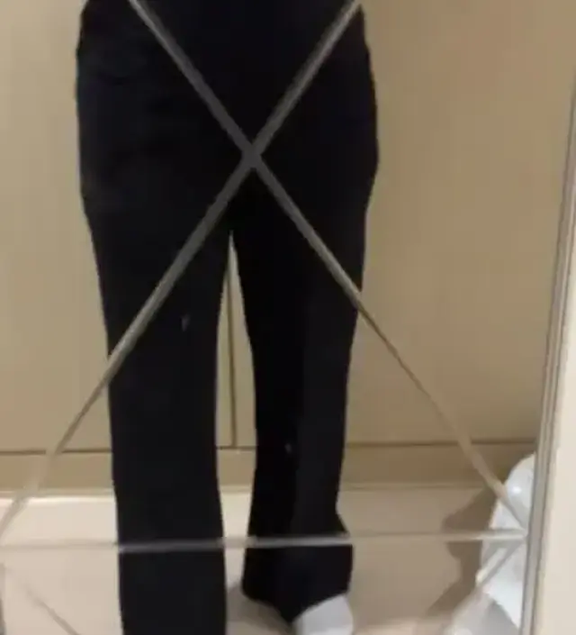 임부복 안사고 버티고 싶었는데 17주쯤 되니까 배가 나와서 더이상은 못입겠더라구요 ㅎ