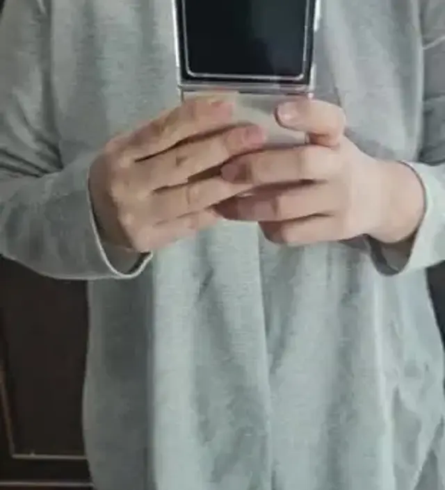 잘맞네요 ㅎㅎ 살빼서 루즈핏으로 입으면 더 예쁘겠어요~