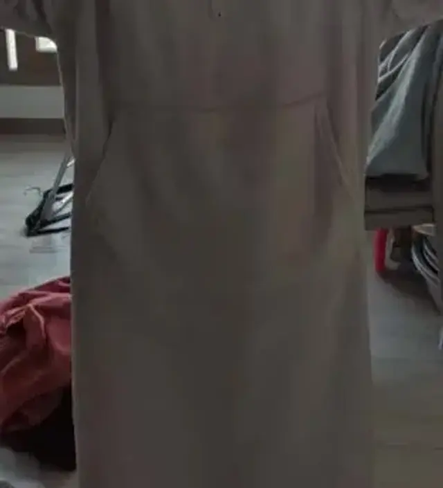 2년전쯤 구매한 회색이 있어서, 맘에 들고 입기 편한옷이라, 다른색도 있음 좋겠다 싶었