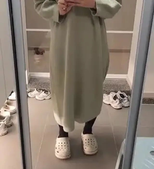 포근하고 예쁩니다. 무조건 긴거 좋아하는데 길이감 너무좋음. 민트하나 사보고 블랙색