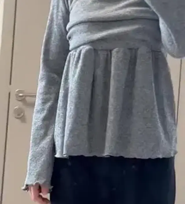 배부분이 정말 넉넉해서 만삭분들도 편안하게입으실 것 같아요 소재도 중요하게 생각하