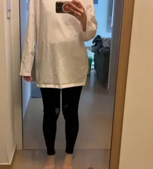 후기가 될 수록 입을 옷이 없었는데 넉넉하고 엉덩이를 덮어서 레깅스와 입기 좋아요 출