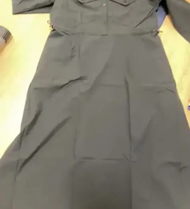 질이 되게 좋아보이고 허리 조절 가능해서 핏이 살아보여요