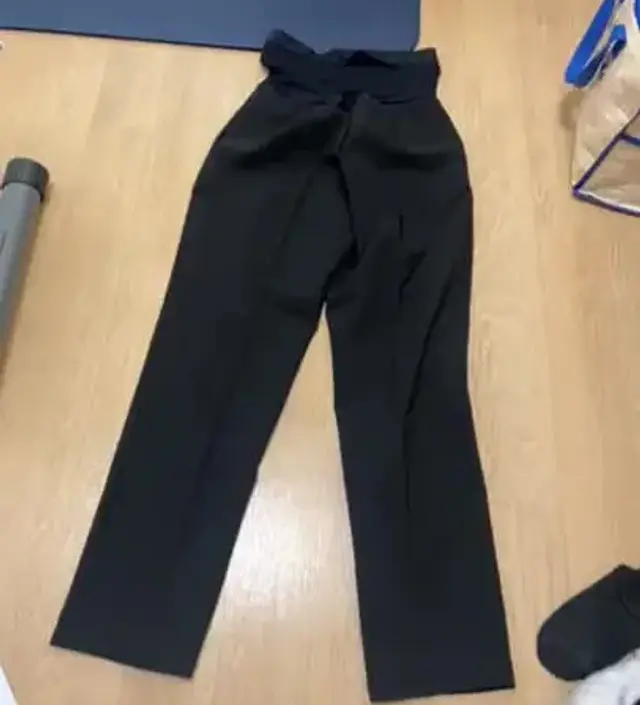 한사이즈 업했는데 너무 만족해요 핏이 사는 바지입니다 추천