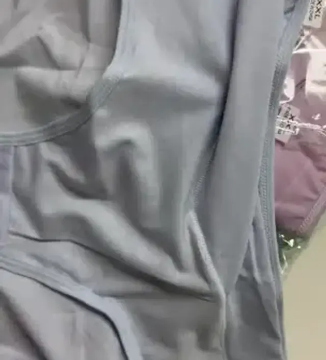 색깔도 생각보다 은은 해서 예쁘고, 신축성이 정말 좋아서 착용감이 아주 좋아요. 막달