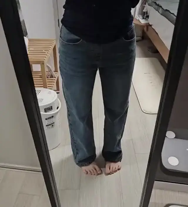 기장이 알맞고 스판과 배부분이 편안하고 좋습니다