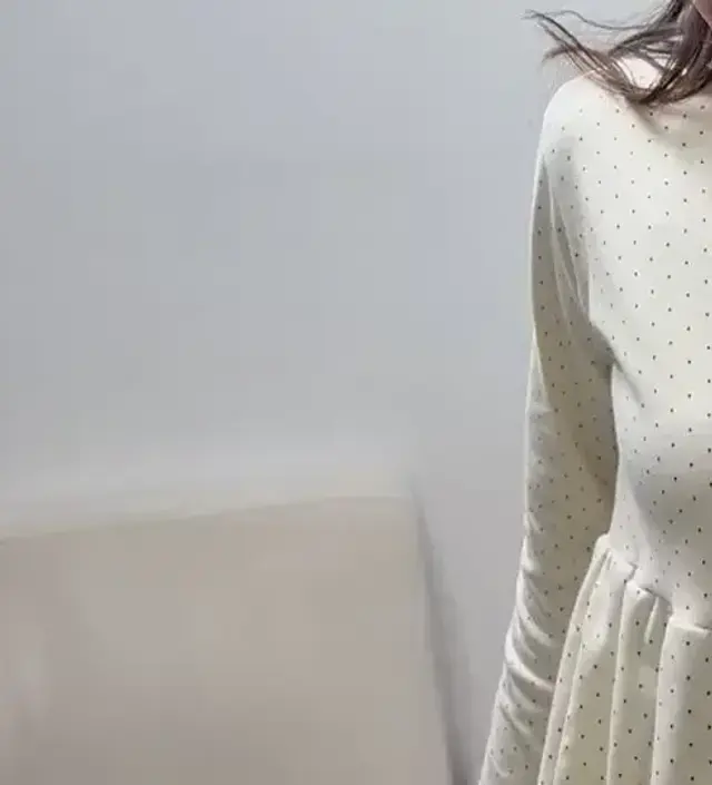 편하고 라인도 이쁘고 좋네요 재질은 이른 봄까지 입을수 있어요