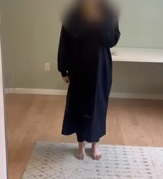 편하고 기모라 따뜻해요! 정전기는 어마어마합니다!! 한 번 빨면 괜찮아질것같아요! 겨