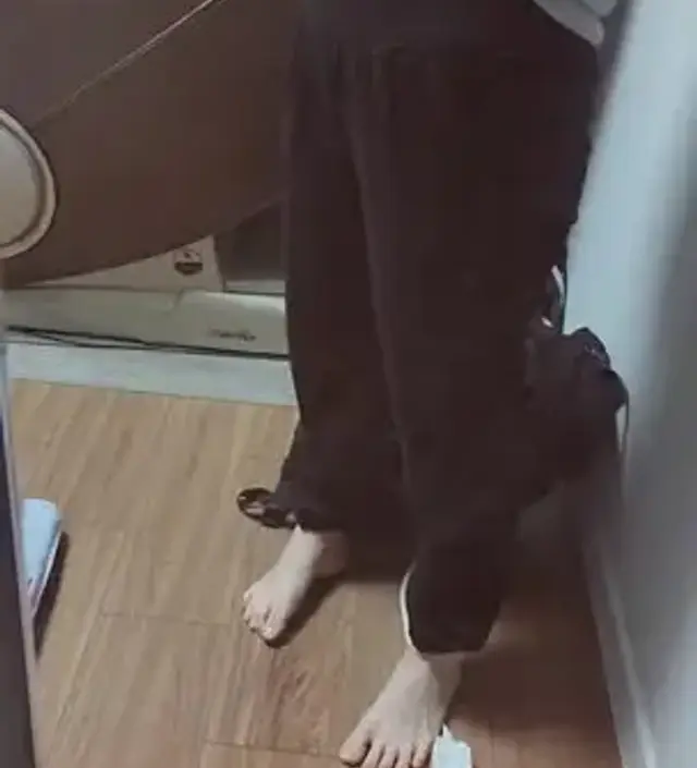 160cm 다리 짧고 통통한 편인데 폭도 넉넉하고 기장도좋아요~ 발목밴드가 짱짱하게 잡아