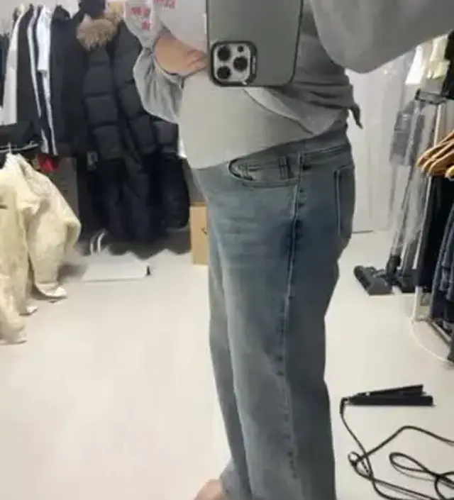 배가 넘 편해서 좋아요~! 근데 제 다리가 짧은편이라 그런지 조금 큰건지 걷다보면 바지