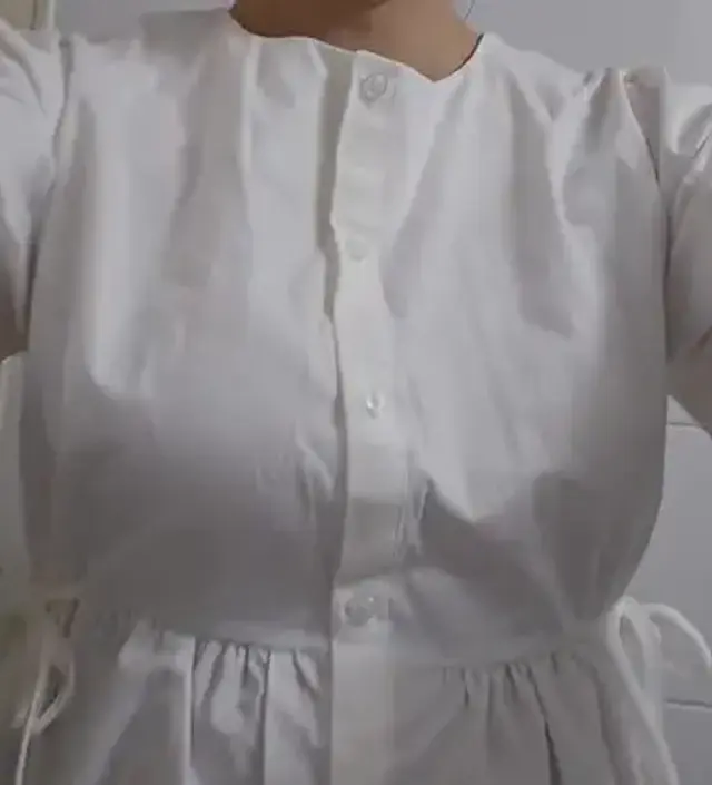 아이보리가 보통 많은데 화이트여서 얼른 샀는데 받아보니 아이보리.. 약간 노란끼 도는