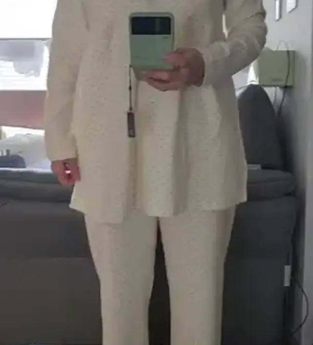 수유복이 더 필요하기도 하고 잠옷으로도 입기 편할 것 같아 구매했는데 귀엽고 예뻐요