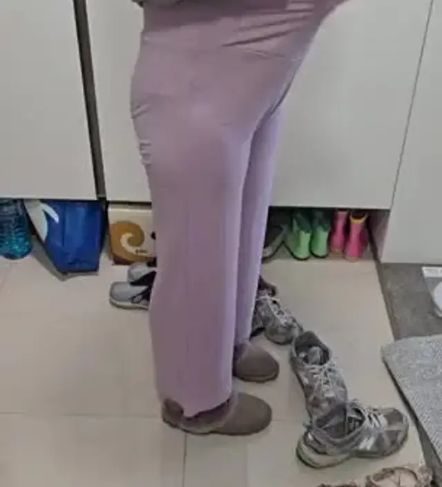 너무편해요... !! 산 옷 중에서 제일 편한데 아무래도 잠옷?같은 느낌이 있어서 집에서