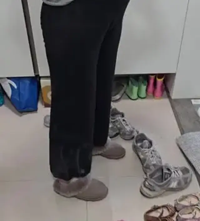 너무편해요... !! 산 옷 중에서 제일 편한데 아무래도 잠옷?같은 느낌이 있어서 집에서