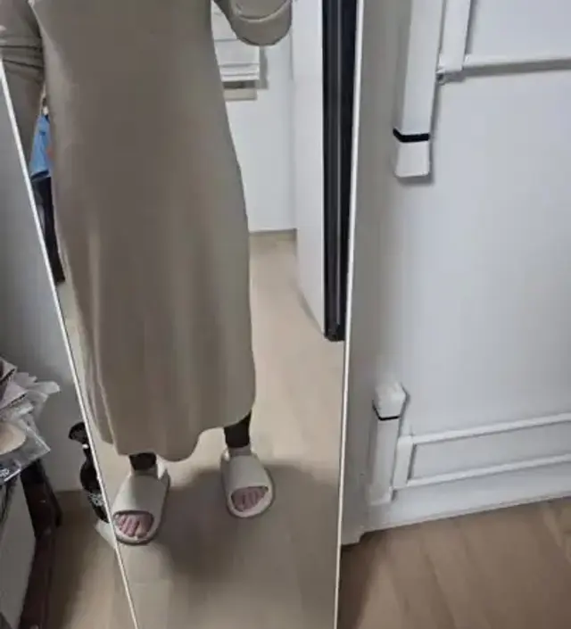 니트소재는 배가 더 나오면 너무 라인이 부각될까봐 고민 정말 많이하고 결제햇는데 받